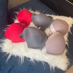 One Victoria Secret bra